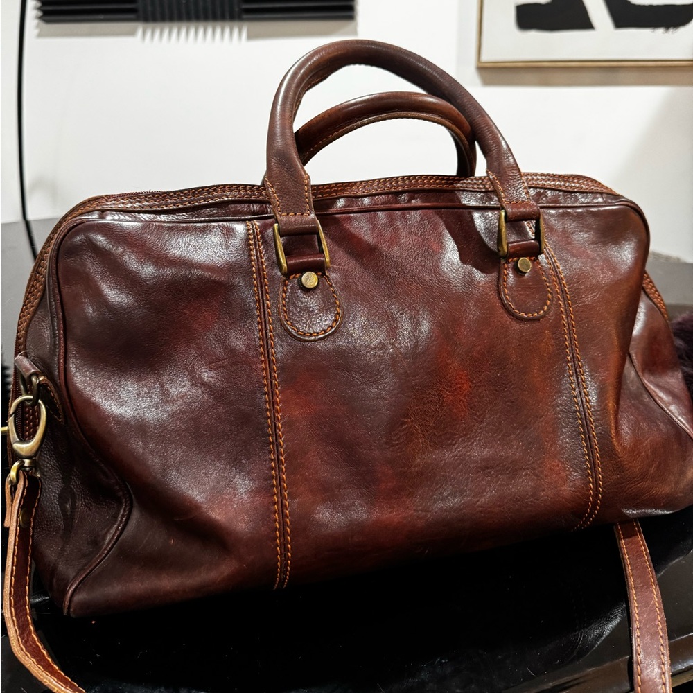VINTAGE LEATHER DUFFLE HANDMADE IN ITALY